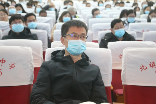 北镇中学举办师德报告会 5位"四有"好老师登台演讲