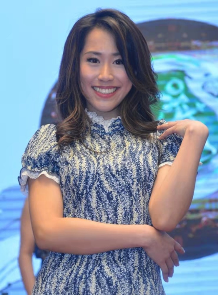 已杀入华姐八强！钟丽缇大女儿为总决赛秘密备战，自弹自唱争冠军