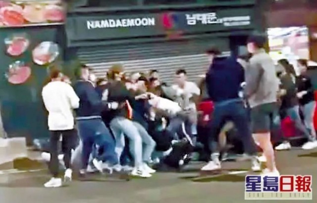 香港黑帮火拼视频曝光！“尖沙咀再起干戈”_腾讯新闻