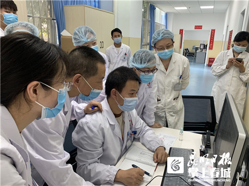锦旗背后有故事 盘龙区人民医院为群众健康服务