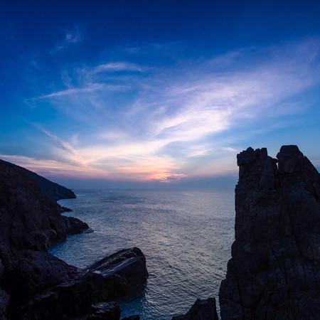 湖上泛舟的唯美意境圖片素材_關於湖水海水近景圖片