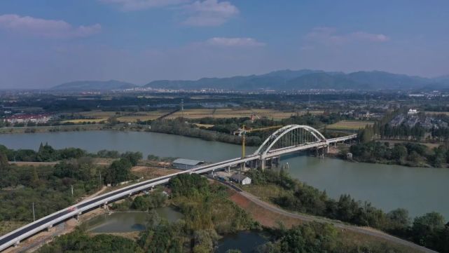 从我家到黄浦江的这条航线被称为中国小莱茵河