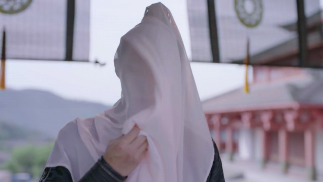 《斛珠夫人》风刮来的爱情也是香的 方卓英的爱情是最甜的