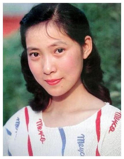 宁愿与家人决裂,也要嫁给外国人的沈丹萍,现在过得怎么样?