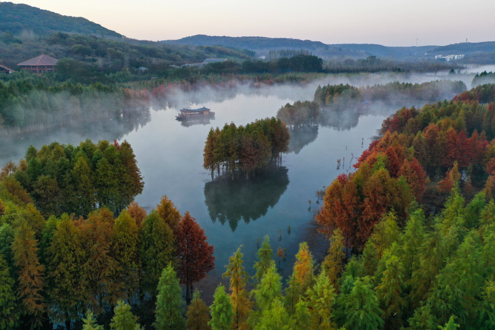 11月14日拍摄的盱眙县天泉湖景色(无人机照片.新华社记者 季春鹏 摄