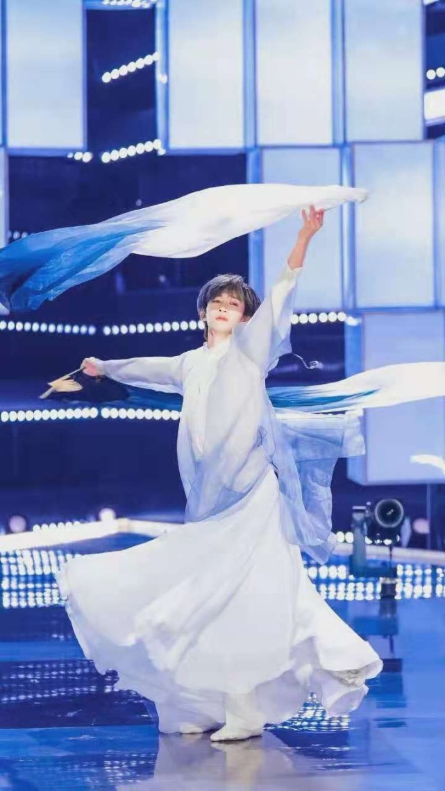 刘宇从4岁就开始学习中国舞,到现在已经17年了.
