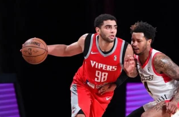 nba 火箭小号迎来三连胜，侧翼工兵再砍29分，福斯特命中关键球