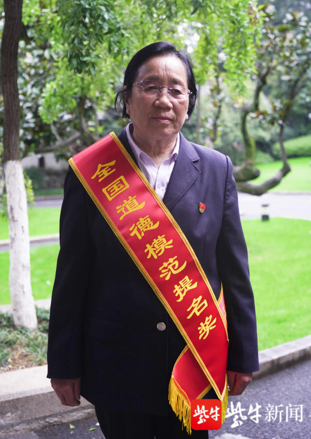 道德模范在身边|李爱云:一句承诺,她为82位烈士哥哥守墓53载