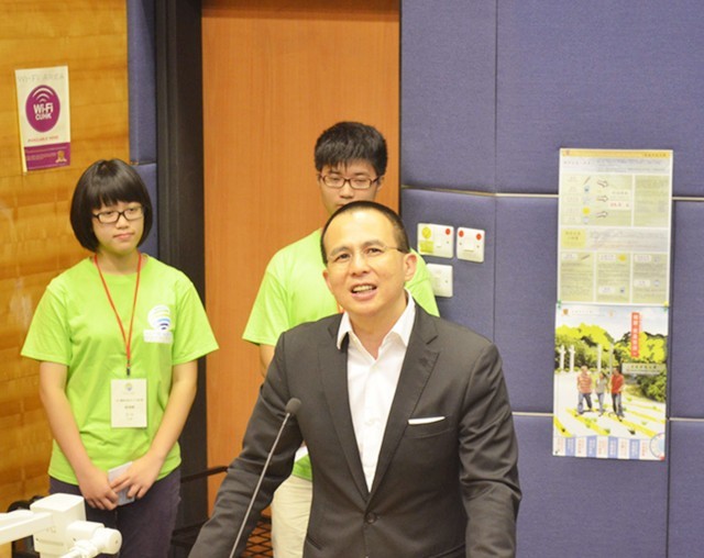 李泽楷贴身保镖洪立明被送价值1000万股票被辞退后全成废纸