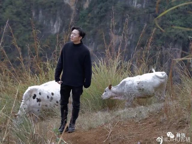 对话新青年|宝藏音乐人吉胡:在成都专注彝族音乐创作的彝族歌手