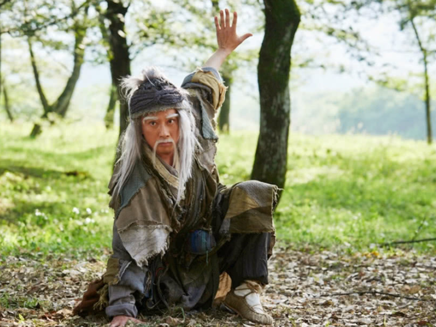 郭靖学降龙十八掌时,洪七公说出了答案_腾讯新闻