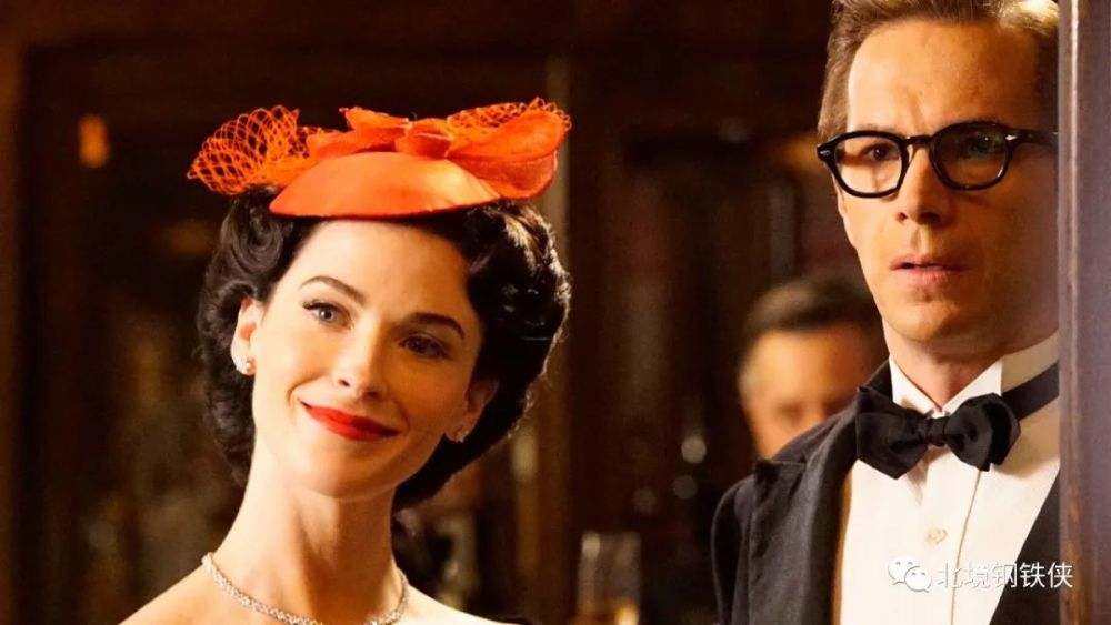 11月,花花公子霍华德中了利维坦的女间谍桃乐茜·多蒂·安德伍德假扮