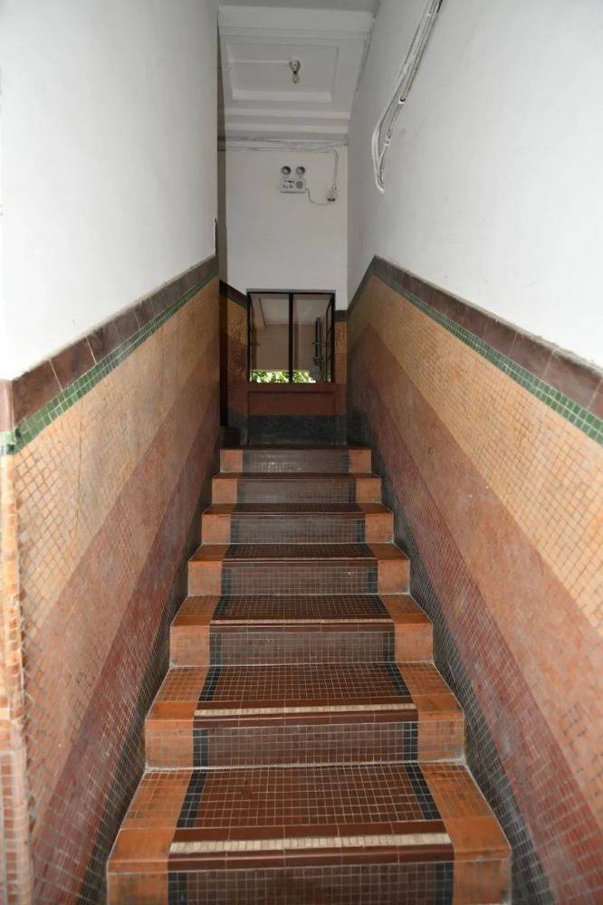 老建筑的上海故事|乌鲁木齐南路176号:萦绕岁月的彩虹马赛克