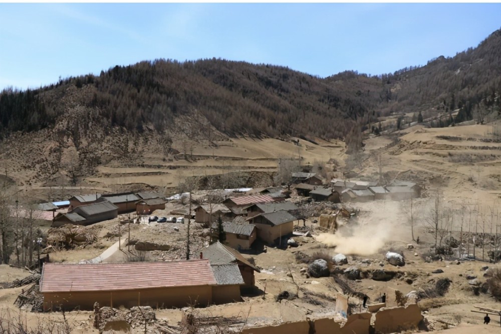 山西昔阳黄岩村搬迁图片