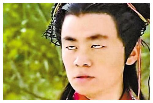 有斗鸡眼明星你认识几个娱乐圈这么大你肯定不认识他