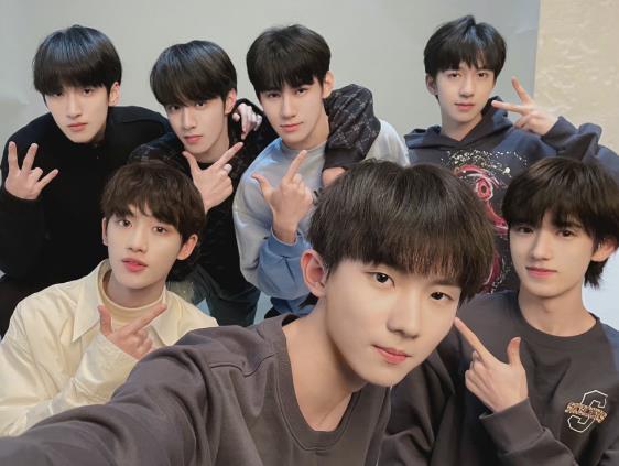 时代峰峻工作人员小动作不断,官博简介剔除tf和tnt名字,令粉丝失望