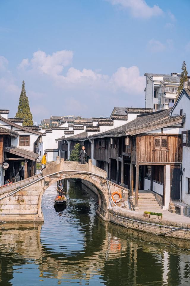 柯桥古镇,这个纯白色的新古镇,绍兴周末打卡一定要来看看