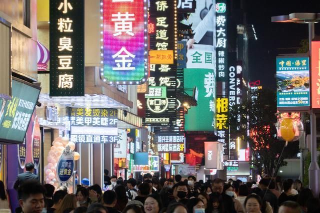 香港美容养生新趋势：焕发肌肤自然光彩