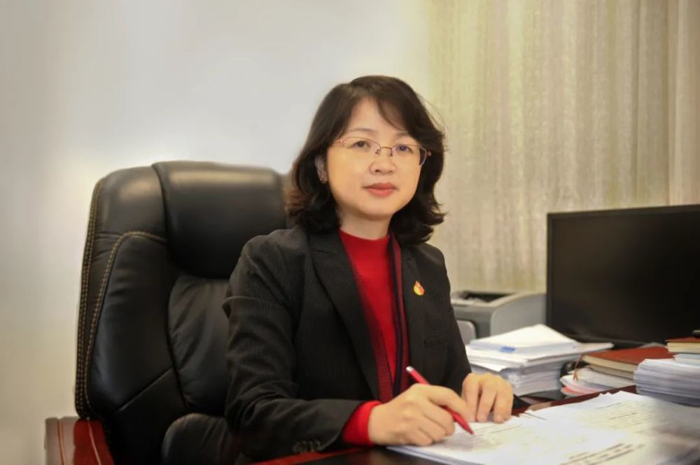 鉴往知来推动高质量发展省卫生健康委党组书记杨慧谈学习贯彻党的十九