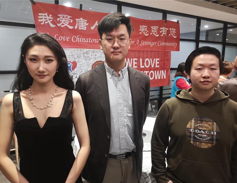 郑少雄同学原所在芝加哥大学学生联谊会的负责人邓匡甫,张瑞时和石