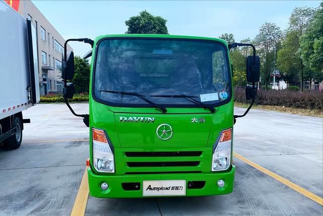 能下地库能跑小路大运奥普力小自卸堪称城乡致富好帮手