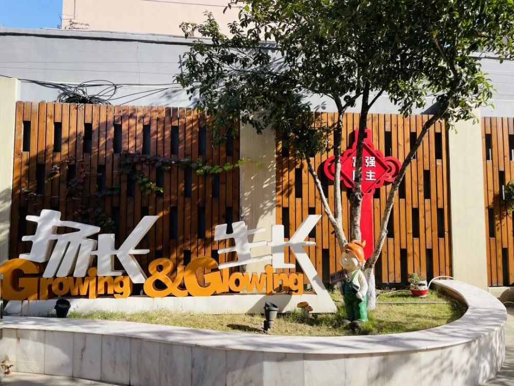 校园新闻成长探秘女生青春期讲座走进南京市瑞金路小学