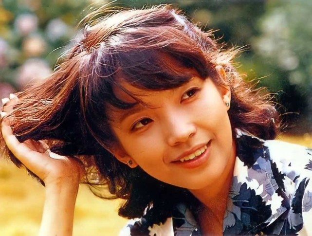 晚年名声狼藉,61岁的吕丽萍,就这样败坏了自己的口碑_腾讯新闻