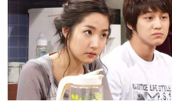 搞笑一家人姜尤美的真实身份是什么?最后回头的镜头让人心碎_腾讯新闻