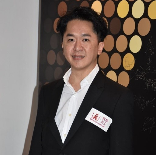 邓兆尊:自称永不结婚,同时交3个女友还能和平共处,怎么做到的_腾讯新