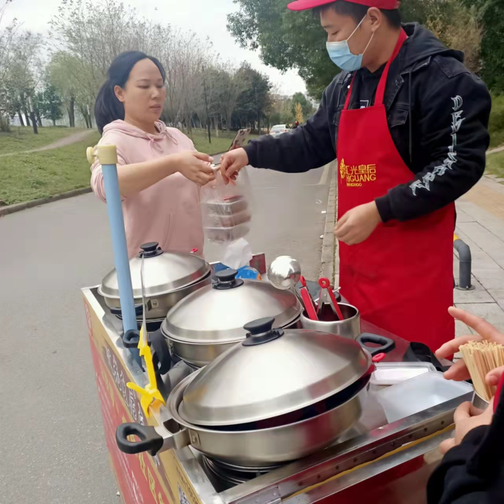 长沙双水湾幼儿园对面生鲜超市门口汇光皇后文子家私卤味