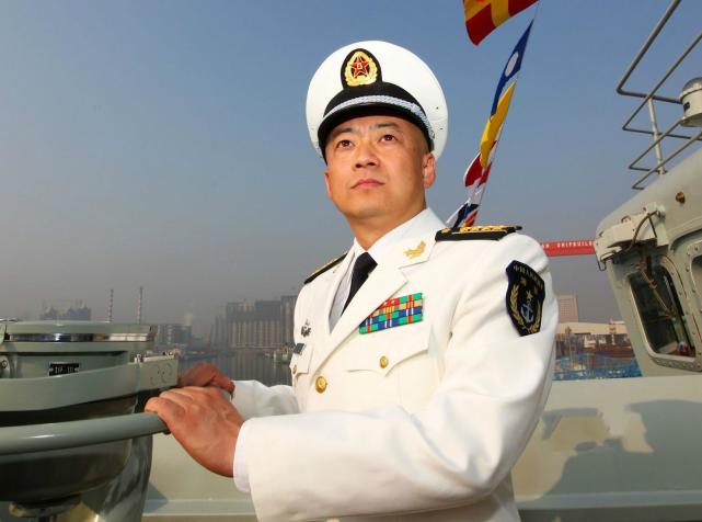 辽宁舰舰长相当于什么级别的军官?当航空母舰的舰长有多难?