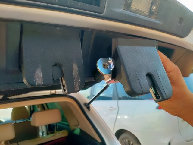 涉水车到郑州4S店维修，行李箱盖锁未换却收费？