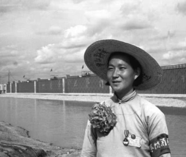 后来李秀英和丈夫冯学永一直恩爱的生活在一起,受他们的影响,他们的好