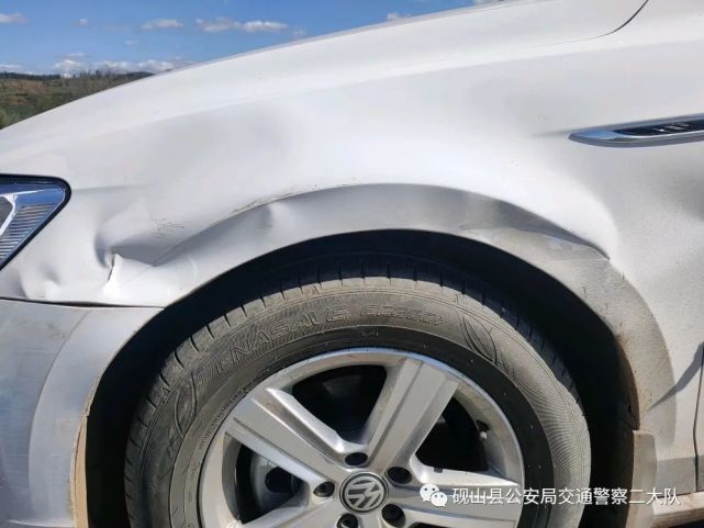 雷某某駕駛車牌號為雲hdxxx小型汽車,在雲南省文山壯族苗族自治州硯山