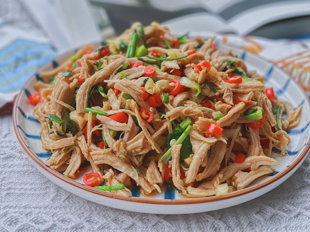 清淡美味的手撕鸡胸肉,不柴不腥,酸甜可口超美味