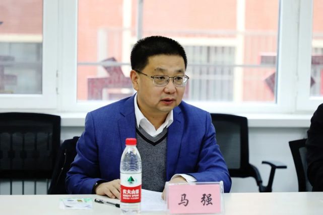 在东山办第五选区所在地胪膑社区,马强实地查看了