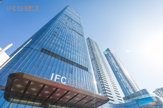 宜昌国际广场,占据滨江优越地段,与万达广场比肩而立,坐享一线江景