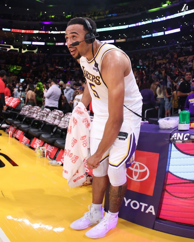 nba贝兹莫尔被弃用沃格尔透露原因20岁新星复出是原因之一
