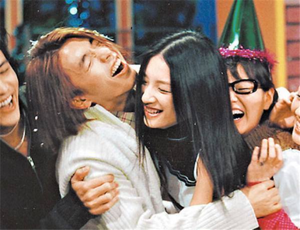 李威为许玮伦庆祝冥诞转行研究卖茶具已彻底淡出娱乐圈