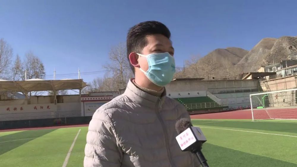 " 在上级领导的安排部署下,夏河县中学全体师生的共同努力下,咱们已经