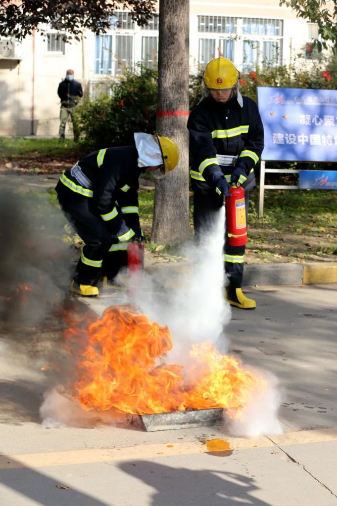 消防演练进行时|演练非小事,面对这场演练西航职院的学子很……_腾讯