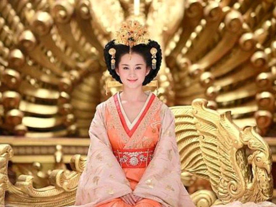 公元前684年,她嫁给了小诸侯息国的国君,也被称为息夫人.