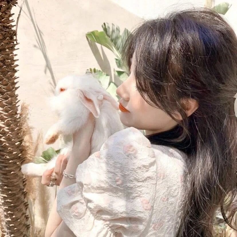 阳光女头把开心存起来应付苦日子