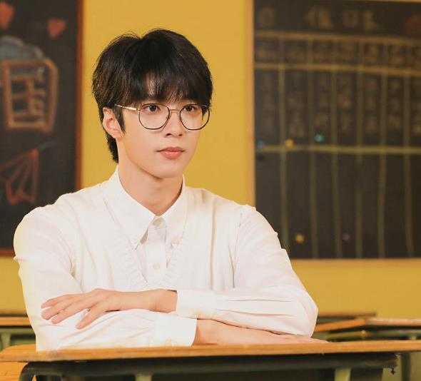 他借钱给女同学解围,让34班被全校羡慕|刘耀文|宋亚轩|巴蜀|严浩翔|f4