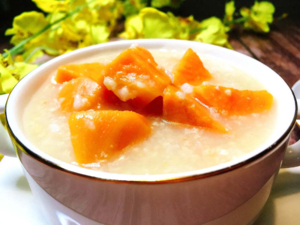 番薯粥适合 便秘,便血,夜盲等 缺乏维生素a时进行补充,同时番薯属于