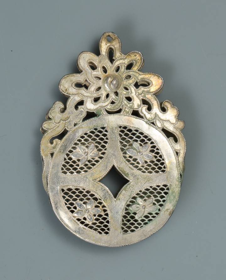 宋韵镇馆之宝请出场美人头上袅袅春幡