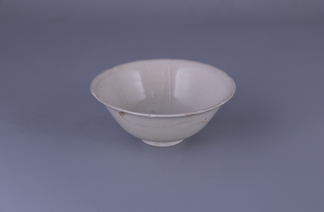 花颜月貌金代定窑白釉花口碗