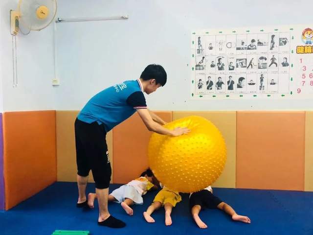 "感统科普"触觉发展不良,竟然会影响孩子的注意力