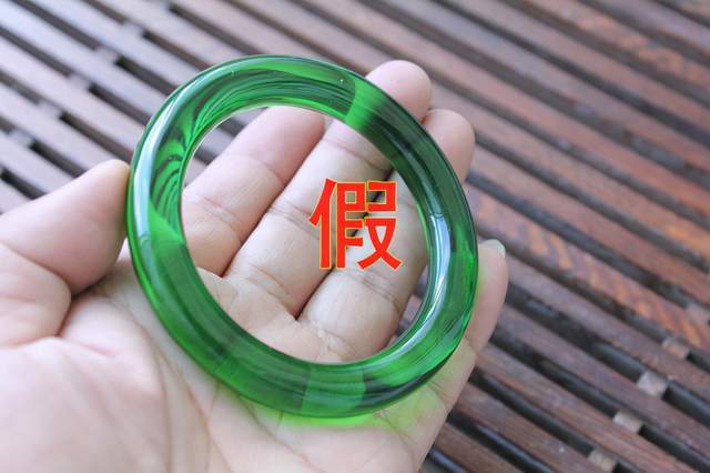 23万"捡漏"一堆假翡翠,网友都看不下去了!_腾讯新闻