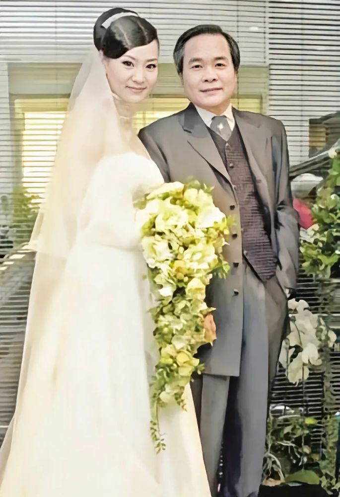 刘雪华的唏嘘情史:因刘德凯丧失生育能力,丈夫坠楼身亡,太惨了_腾讯